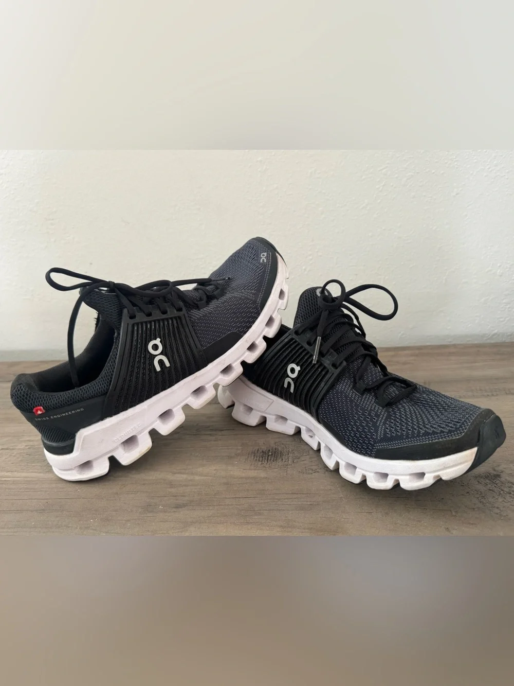On Women's Cloudswift Shoes in Black/Rock
